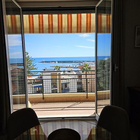 La Baia Nel Porto Apartment Sanremo Bagian luar foto