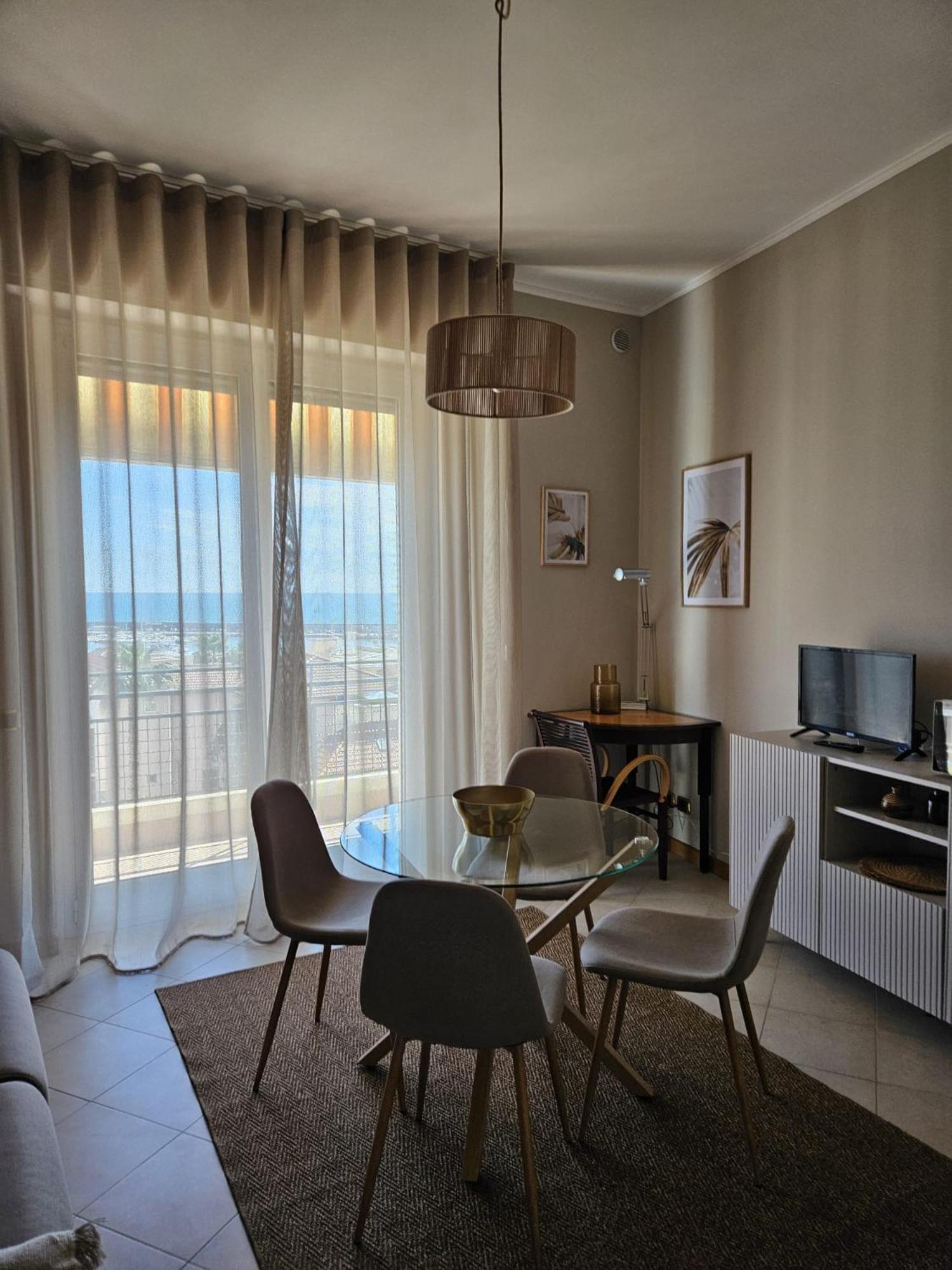 La Baia Nel Porto Apartment Sanremo Bagian luar foto